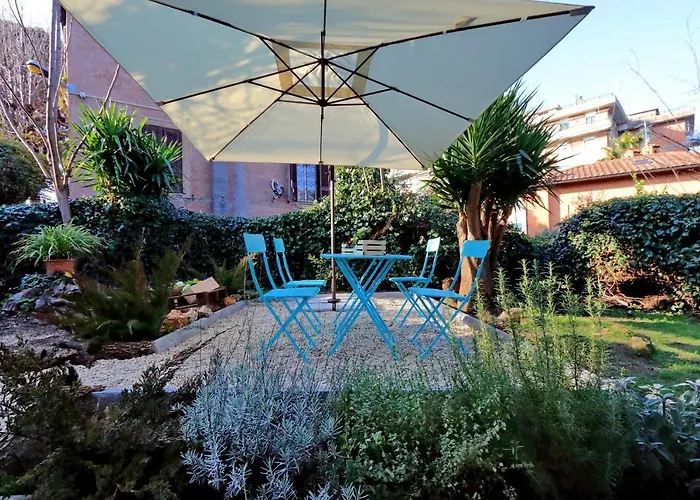Garden Downtown. 3 Stops From Colosseum